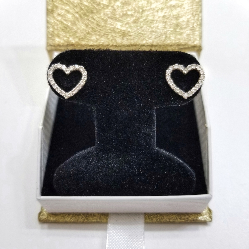 ✨SALE✨ Sterling Silver CZ Heart Outline Stud Earrings